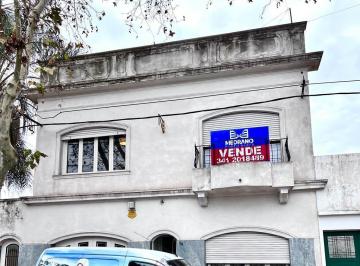 Casa · 4 Ambientes · 1 Cochera · Casa en Venta en Barrio Ludueña