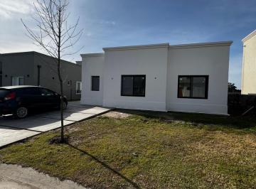 Casa · 150m² · 4 Ambientes · 2 Cocheras · Venta Casa 4 Amb. Barrio Vila Marina II Villanueva Tigre