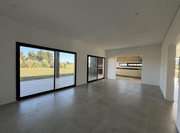 Casa · 155m² · 6 Ambientes · 2 Cocheras · Casa a Estrenar en San Sebastian Sector 7!