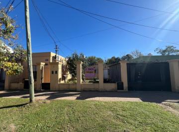 Casa · 100m² · 4 Ambientes · 2 Cocheras · En Venta Sobre Av Casa y Terreno
