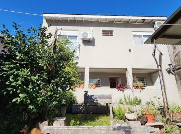 Casa · 204m² · 5 Ambientes · 1 Cochera · Casa en Olivos Venta Multifamiliar