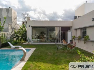 Casa de 8 ambientes, Malagueño · Casa - 3dorm - Las Cañitas