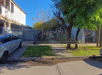 Casa · 63m² · 3 Ambientes · 2 Cocheras · Casa de 3 Ambientes en Moron