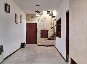Casa · 110m² · 5 Ambientes · Oportunidad. Virasoro 2258 Interna Unica. 3 Dorm.