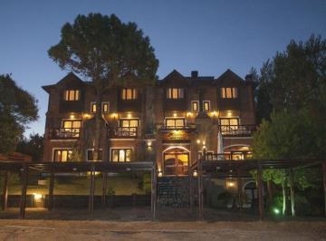 Departamento · 822m² · 23 Ambientes · 12 Cocheras · Apart Hotel en Las Gaviotas con Piscina