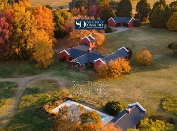 Casa · 478m² · 6 Ambientes · 4 Cocheras · Exclusiva Casa en Venta de 450 m² Totales en El Haras El Argentino Farm Club de Lujan