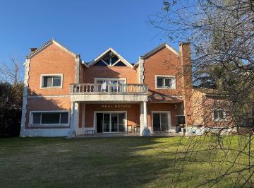Casa · 275m² · 6 Ambientes · 1 Cochera · Casa en Venta en Ayres de Pilar, Pilar, G. B. a. Zona Norte