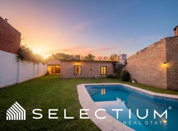 Casa · 168m² · 6 Ambientes · 2 Cocheras · (Apta Crédito) Hermosa Casa en Granja de Funes: 1 Planta Suite con Jacuzzi Pileta Gran Quincho