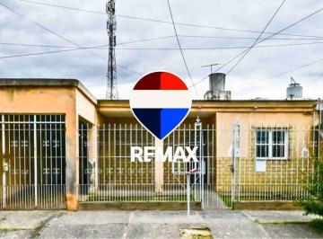 Casa · 100m² · 5 Ambientes · 1 Cochera · Casa 3 Dorm. en Venta B° El Tribuno Zona Sur