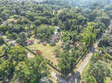 Quinta vacacional · 563m² · 2 Dormitorios · 1 Cochera · Quinta 6 Ambientes en Venta en Escobar con Pileta
