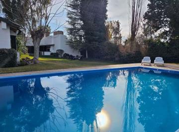 Casa · 300m² · 5 Ambientes · 2 Cocheras · Casa en Venta en El Huerto - La Puntilla