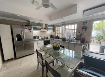 PH · 145m² · 5 Ambientes · 1 Cochera · PH 5 Ambientes a La Venta en Flores