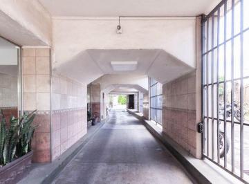 Departamento · 44m² · 3 Ambientes · 1 Cochera · Venta 3 Ambientes Cochera Temperley Oportunidad