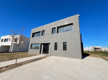 Casa · 327m² · 7 Ambientes · Casa en Venta en Puertos, Escobar, G. B. a. Zona Norte