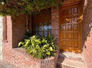 Casa · 162m² · 9 Ambientes · 2 Cocheras · Casa en Bahia Blanca