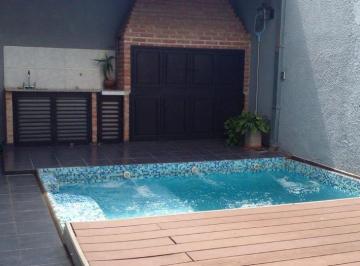 Casa · 267m² · 5 Ambientes · 2 Cocheras · Casa Venta 5 Amb El Palomar Moron Pileta Parrilla