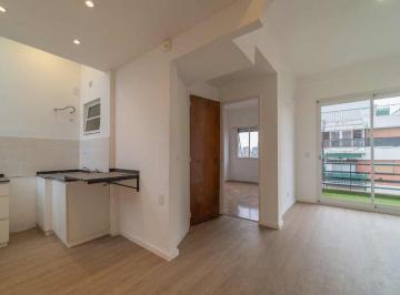 Departamento · 33m² · 2 Ambientes · Dos Amb. con Balcón Refaccionado. a Nuevo