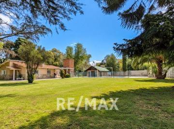 Casa · 182m² · 5 Ambientes · 3 Cocheras · Venta Casa del Viso,3 Dorm. Pileta Cancha de Padle