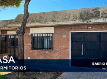 Casa · 113m² · 4 Ambientes · 1 Cochera · Venta Casa Méjico 312 Bis, 3 Dormis. Coch, Jard