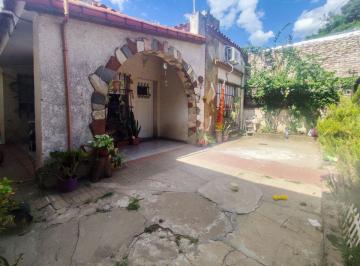 Casa · 160m² · 6 Ambientes · Casa a La Venta 20 de Junio Esquina Belgrano Vg. G.