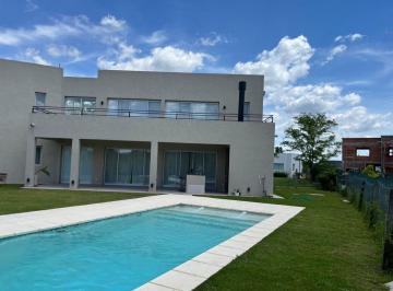 Casa · 250m² · 6 Ambientes · 4 Cocheras · Venta Casa en El Canton