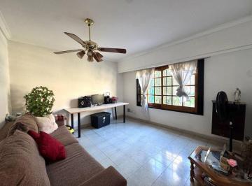 Casa · 195m² · 5 Ambientes · 2 Cocheras · Venta Casa 5 Ambientes Jardin Villa Luzuriaga