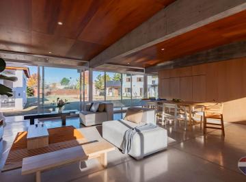 Casa · 175m² · 4 Ambientes · 3 Cocheras · Casa en Venta a Estrenar en La Plata