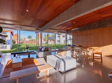 Casa · 175m² · 4 Ambientes · 3 Cocheras · Casa en Venta a Estrenar en La Plata