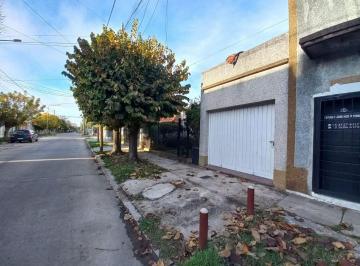 Casa · 150m² · 3 Ambientes · 1 Cochera · Casa en Venta en Berazategui Centro