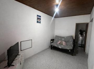 Casa · 105m² · 4 Ambientes · Venta Casa de Pasillo 2 Dorm. Apto Crédito