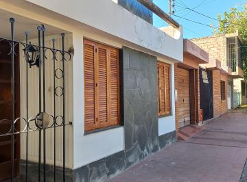 Casa en Venta de 7 ambientes · Vendo Casa, Barrio Trapiche Godoy Cruz