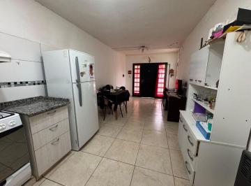 Casa · 147m² · 4 Ambientes · Venta Casa 3 Dorm. con Patio Barrio Yofre