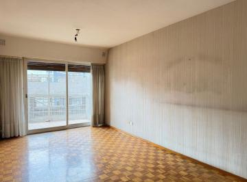 Departamento · 72m² · 4 Ambientes · 1 Cochera · Venta Depto 4 Amb en Caballito Cochera y Baulera