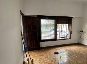 Casa · 99m² · 5 Ambientes · Casa en Alquiler - 3 Dorm. 1 Baño - San Isidro