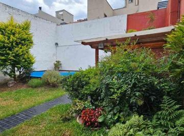 Casa · 234m² · 6 Ambientes · 1 Cochera · Venta Casa Liniers Pileta Jardin Cochera