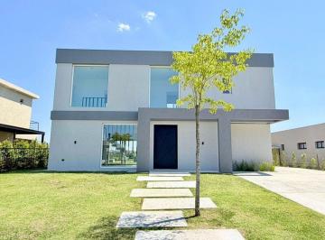 Casa · 250m² · 5 Ambientes · 2 Cocheras · Alquiler Casa 5 Amb Puertos Riberas a Estrenar