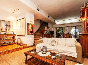 Casa · 220m² · 4 Ambientes · 1 Cochera · Casa 4 Ambientes Lanus Este Zona Centrica