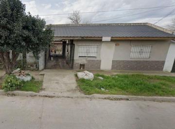 Casa · 105m² · 4 Ambientes · 1 Cochera · Casa en San José Oportunidad
