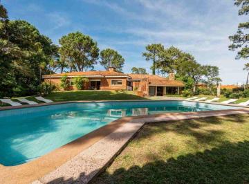 Casa · 607m² · 7 Ambientes · 3 Cocheras · Venta Exclusiva Casa Playa Mansa, Punta del Este