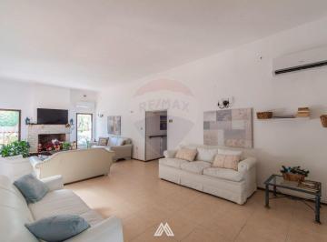 Casa · 382m² · 18 Ambientes · Venta Casa Residencial/clinica Ciudad de La Costa