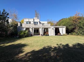 Casa · 275m² · 7 Ambientes · 4 Cocheras · Casa en Venta en Sausalito, Pilar, G. B. a. Zona Norte