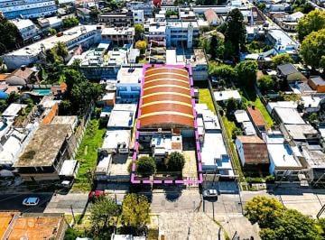 Depósito de 8 ambientes, Quilmes · Se Vende Depósito Comercial E Industrial en Ezpeleta - 1.200 m², + 2 Casas, Apto Logística Excelente.