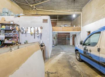 Bodega-Galpón · 225m² · Galpon + Casa Venta P. Podesta Ideal Renta Permuta!