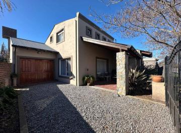 Casa · 165m² · 4 Ambientes · 1 Cochera · Venta Casa 4 Amb en Mechongue, general Alvarado