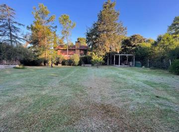 Quinta vacacional · 140m² · 3 Dormitorios · Venta de Quinta con Hermosa Arboleda Parque Jularo