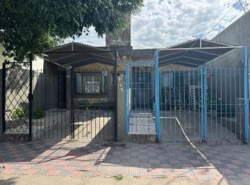 PH · 120m² · 6 Ambientes · 2 Cocheras · 2 PH de 2 Dorm. Cada Uno en Gral. Bustos