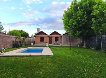 Casa · 160m² · 7 Ambientes · Casa + Piscina + Salon Com y Ofic. Las Compuertas.