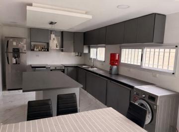 Casa · 90m² · 2 Ambientes · Casa en Venta Glew 2 Ambientes