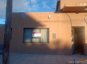Casa · 234m² · 4 Ambientes · Salon Comercial - Casa 2 Dorm - Depto Mono Ambiente