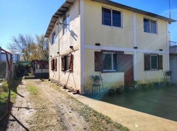 Casa · 200m² · 8 Ambientes · 1 Cochera · Venta de Casa y Departamentos Trapiche San Luis